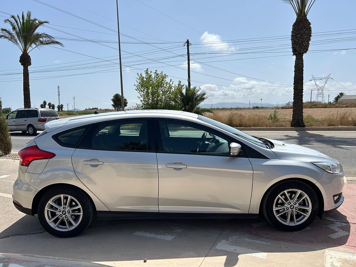 FORD FOCUS TREND PLUS 1.6 TI-VCT AUTO SPANISH LHD IN SPAIN 71000 MILES FFSH 2016